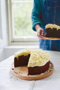 FloraShedden-Cake-200x300